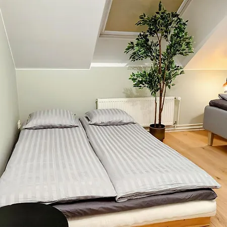 아파트 Bright & Modern Scandinavian Attic In Center